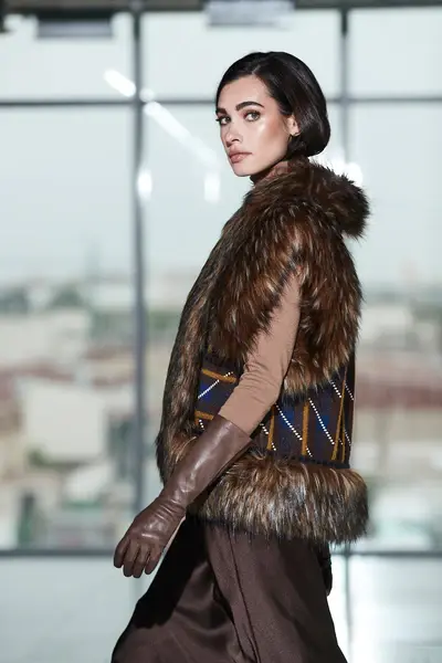 9530011000305 - 3.webp