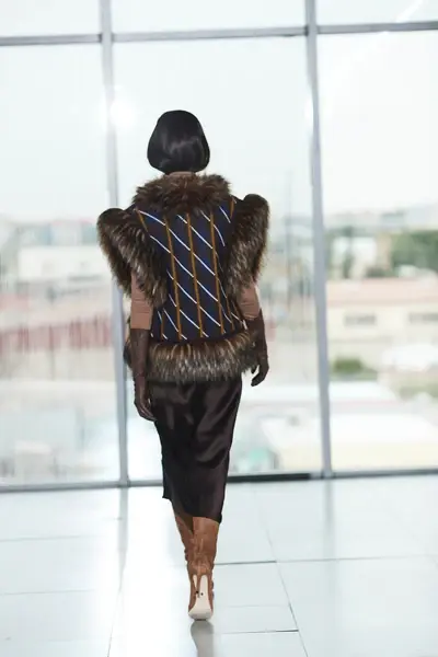 9530011000305 - 4.webp