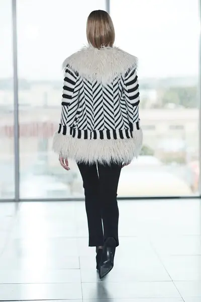 9530047000871 - 4.webp