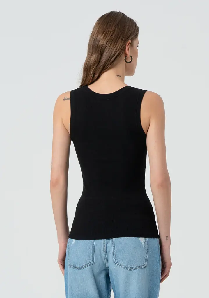 95 30 028 000412 - 4.webp