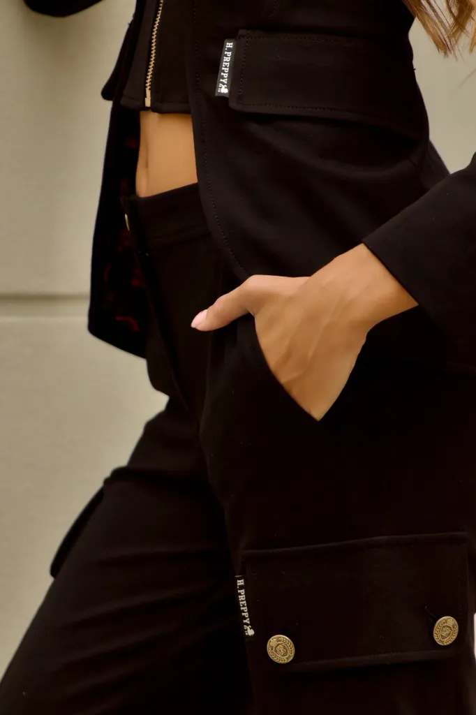 pantalon-bolsillos-negro (2).webp