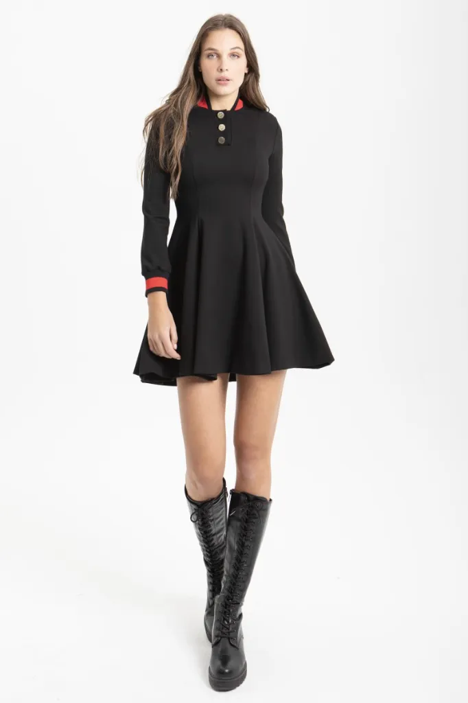 vestido-punto-negro-evase (2).webp