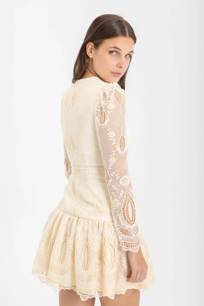 vestido-vainilla-calado (4).webp