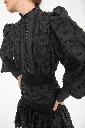 vestido-negro-flores-y-jaretas (1).webp