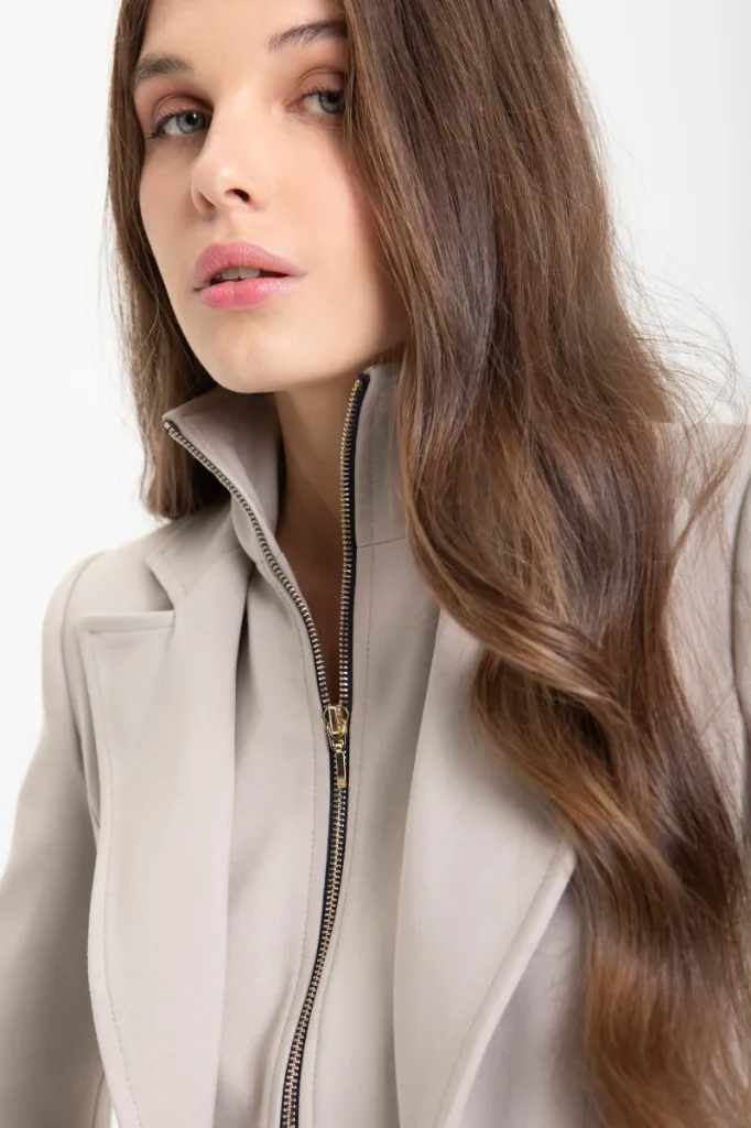 chaqueta-punto-chaleco-piedra-escudo (2).webp