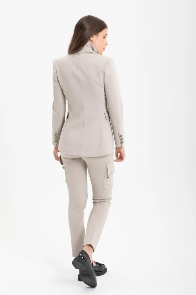 chaqueta-punto-chaleco-piedra-escudo (3).webp