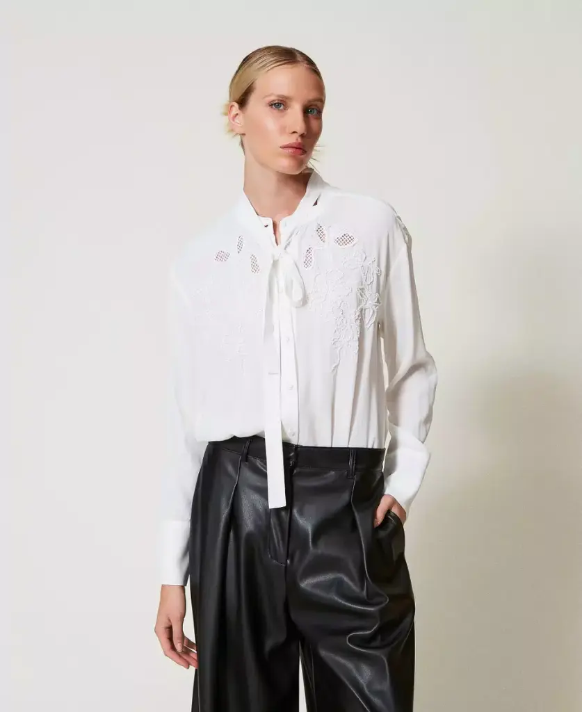 [9530021000397] BLUSA BORDADA