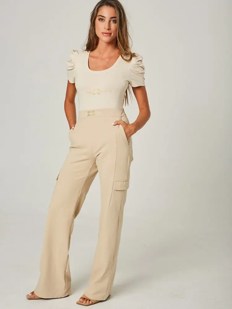  PANTALÓN CARGO BEIGE