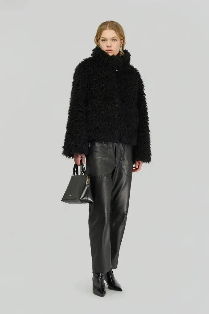 CAZADORA BLACK (38IT)