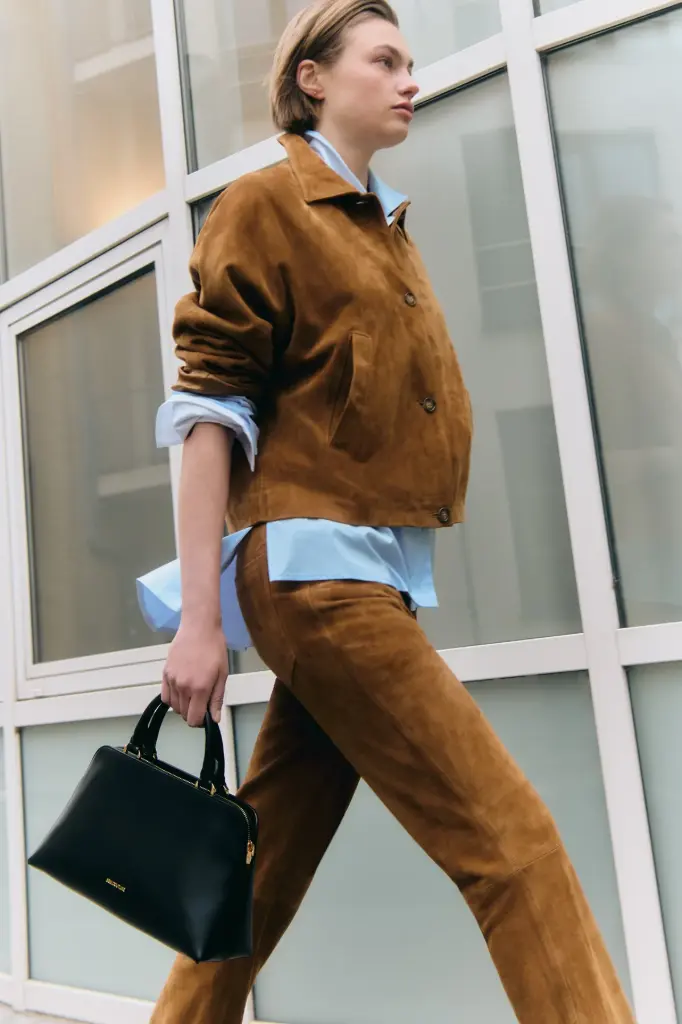 [9530005000081] BOMBER MC