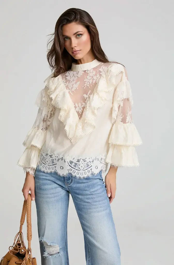 BLUSA FLOR DE ENCAJE