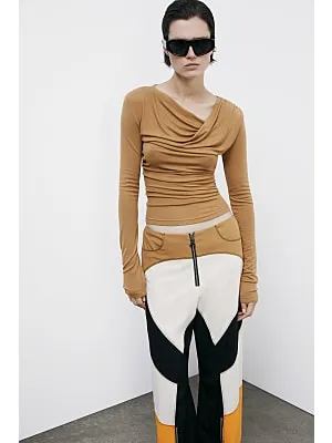 CAMISETA CUELLO DRAPEADA