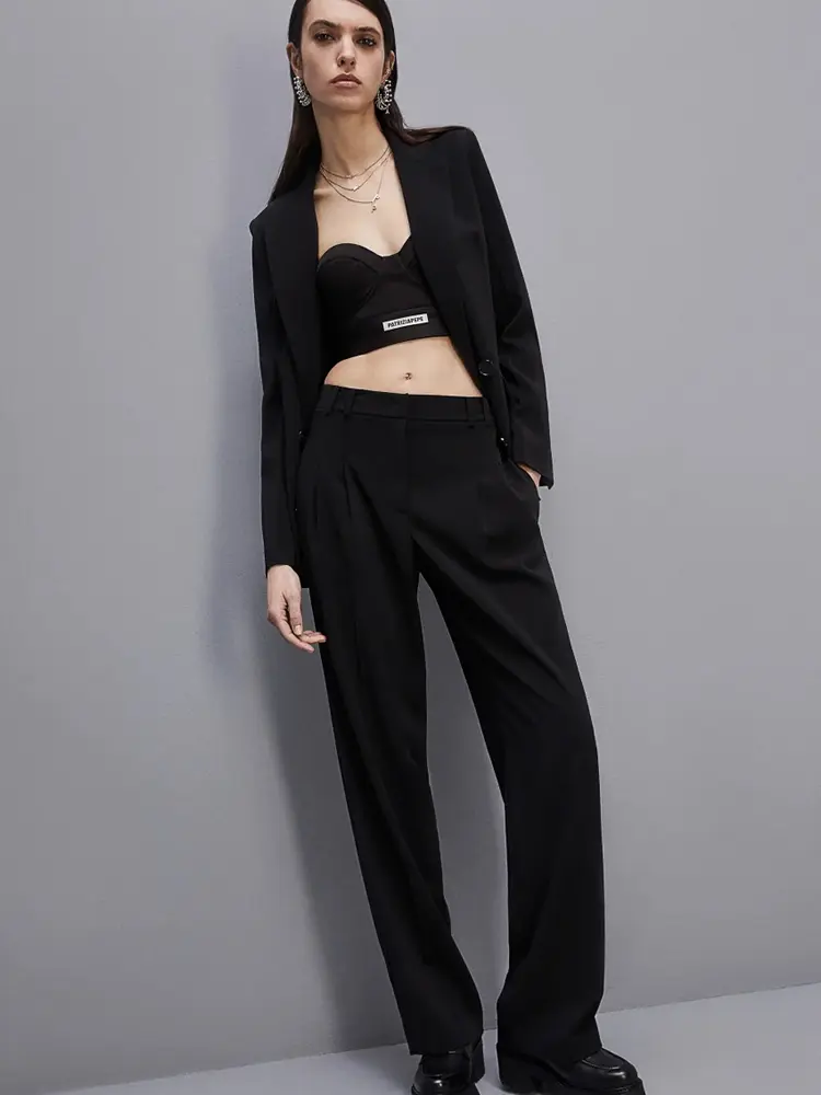  PANTALÓN NEGRO PINZAS